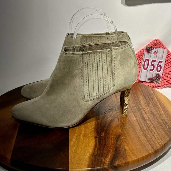 Coach Dovelyn Suede Snakeskin Heeled Ankle Booties Gray Size 8 - Picture 4 of 9